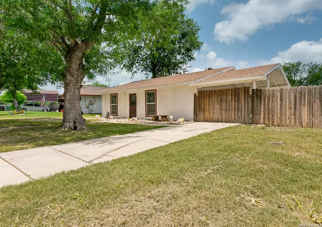 Photo 3 of Single family home for sale at 4802 Castle Guard, San Antonio, TX 78218 | MLS# 2007872 | Listing updated on 2026-08-23
