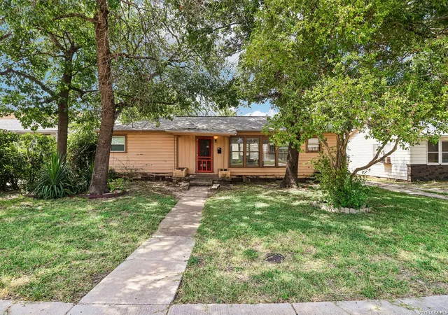 Photo 3 of Sale Pending at 570 Marquette Dr, San Antonio, TX 78228 | MLS# 2007879 | Listing updated on 2026-08-25