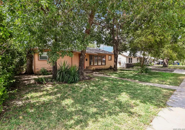 Photo 3 of Sale Pending at 570 Marquette Dr, San Antonio, TX 78228 | MLS# 2007879 | Listing updated on 2026-08-25