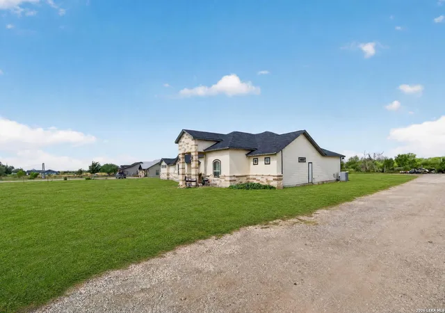 3rd image of 14315 Quesenberry Rd, Von Ormy, TX 78073 | MLS# 2007889