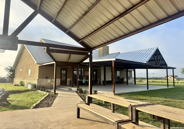 Photo 4 of Single family home for sale at 16489 Fm 472, Devine, TX 78016 | MLS# 2007902 | Listing updated on 2026-08-23