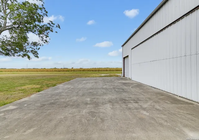 3rd image of 1025 Link, Seguin, TX 78155 | MLS# 2007916
