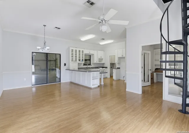 5th image of 1025 Link, Seguin, TX 78155 | MLS# 2007916