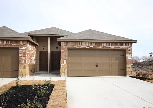 2nd image of 2617   2619 Pahmeyer Rd, New Braunfels, TX 78130 | MLS# 2007946