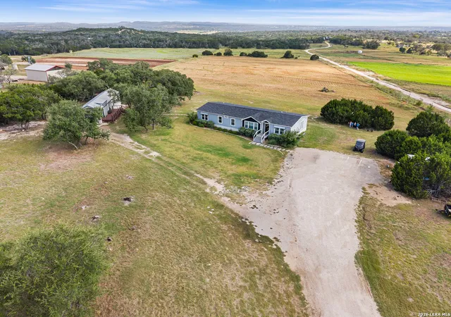 3rd image of 22 Cravey Rd, Boerne, TX 78006 | MLS# 2007949