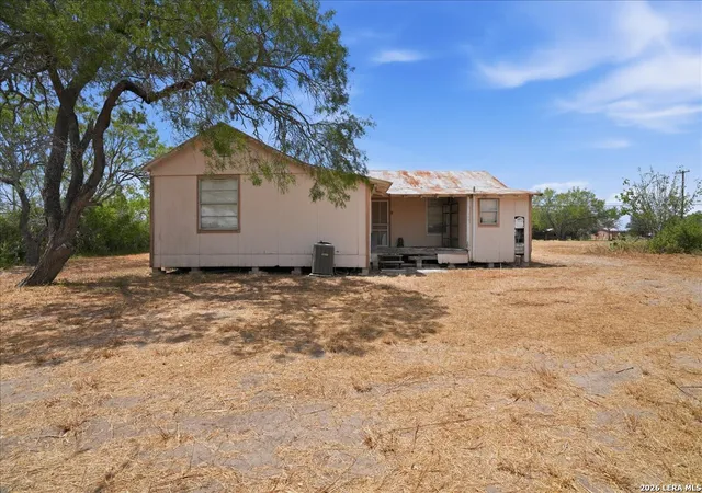 image of 1507 Middle Rd, George West, TX 78022 | MLS# 2007957