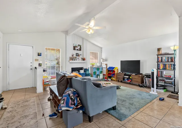 2nd image of 12223 Ridge Ct, San Antonio, TX 78247 | MLS# 2007962
