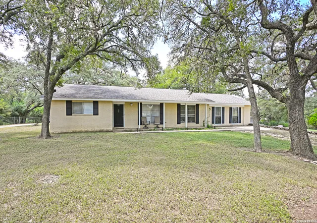 2nd image of 321 High Low Dr, New Braunfels, TX 78132 | MLS# 2007990