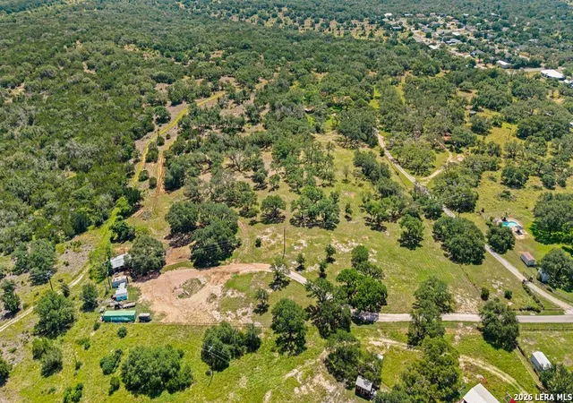 2nd image of 118 Crestview Dr, Johnson City, TX 78636 | MLS# 2007991