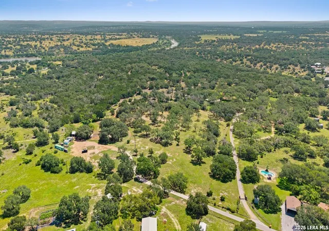 4th image of 118 Crestview Dr, Johnson City, TX 78636 | MLS# 2007991
