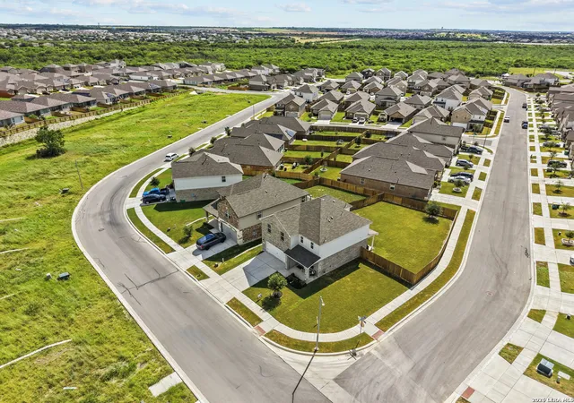 Photo 21 of Single family home for sale at 9306 Crestway Rd, Converse, TX 78109 | MLS# 2007993 | Listing updated on 2026-10-08