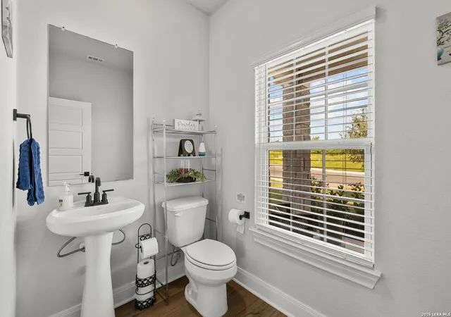 Photo 4 of Single family home for sale at 9306 Crestway Rd, Converse, TX 78109 | MLS# 2007993 | Listing updated on 2026-10-08