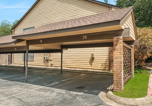 Listing Photo 4 - Condo for sale in building located at 3605 Hidden Dr, San Antonio, TX 78217 - Unit #A6