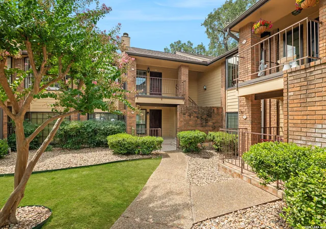 Listing Photo 5 - Condo for sale in building located at 3605 Hidden Dr, San Antonio, TX 78217 - Unit #A6