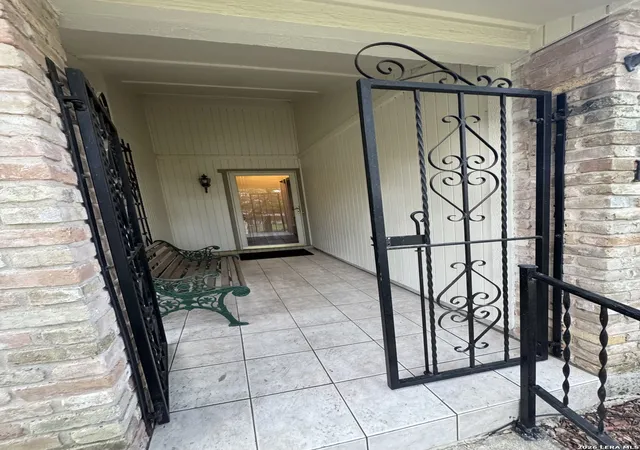4th image of 11303 Vance Jackson Rd #K1, San Antonio, TX 78230 | MLS# 2008011
