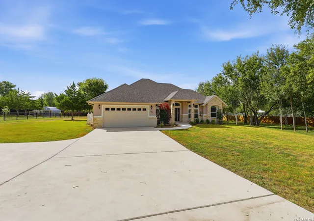 Photo 3 of Single family home for sale at 123 Tomahawk, Seguin, TX 78155 | MLS# 2008027 | Listing updated on 2026-08-24