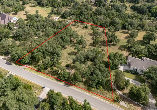 Photo 3 of Sale Pending at 225 Shady Holw, New Braunfels, TX 78132 | MLS# 2008044 | Listing updated on 2026-09-15