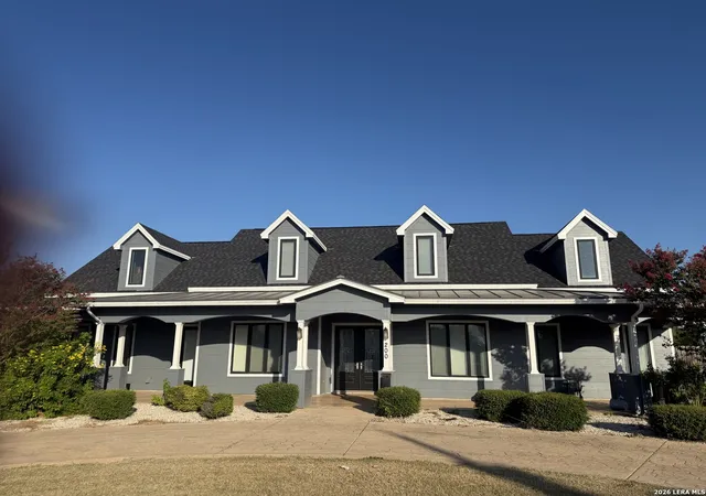 Photo 3 of Single family home for sale at 200 S 16th St, Carrizo Springs, TX 78834 | MLS# 2008069 | Listing updated on 2026-08-23