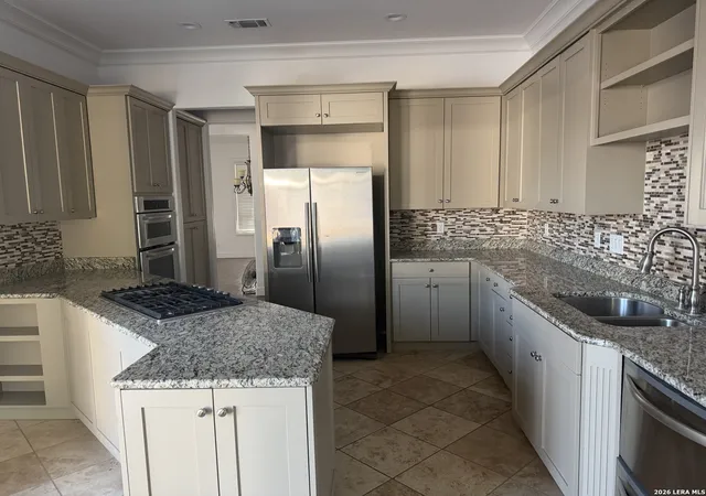 Photo 4 of Single family home for sale at 200 S 16Th St, Carrizo Springs, TX 78834 | MLS# 2008069 | Listing updated on 2026-08-23