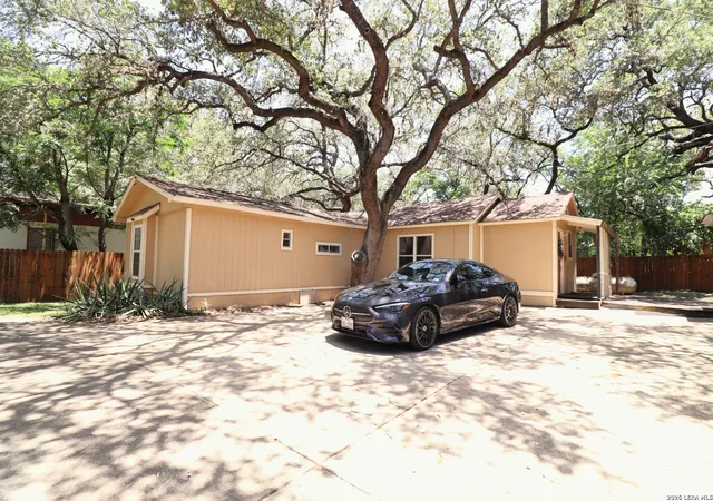 3rd image of 22608 Crossbow, Von Ormy, TX 78073 | MLS# 2008082
