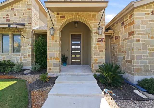 2nd image of 263 Triple R Dr, La Vernia, TX 78121 | MLS# 2008093