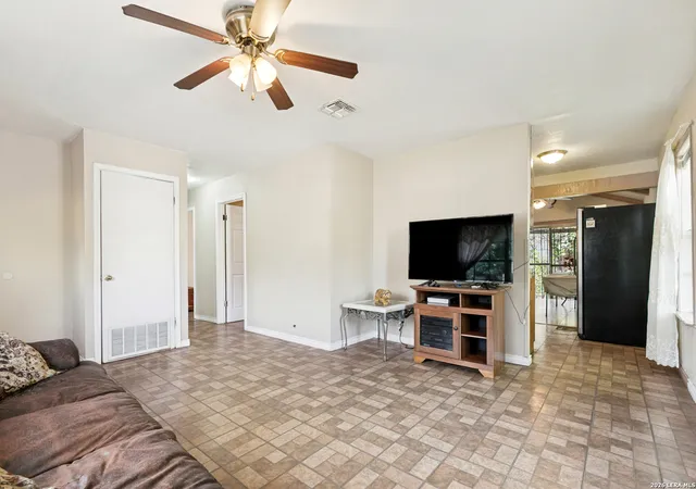 Photo 4 of Single family home for sale at 3938 Motes Dr, San Antonio, TX 78237 | MLS# 2008100 | Listing updated on 2026-09-11
