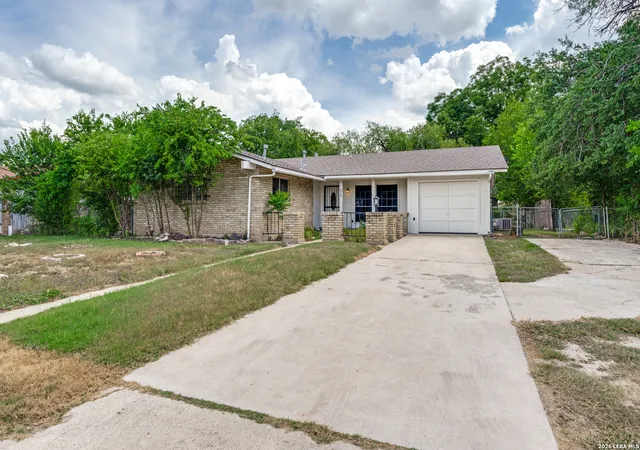 Photo 2 of Single family home for sale at 4414 Jamestown Dr, San Antonio, TX 78220 | MLS# 2008114 | Listing updated on 2026-08-23