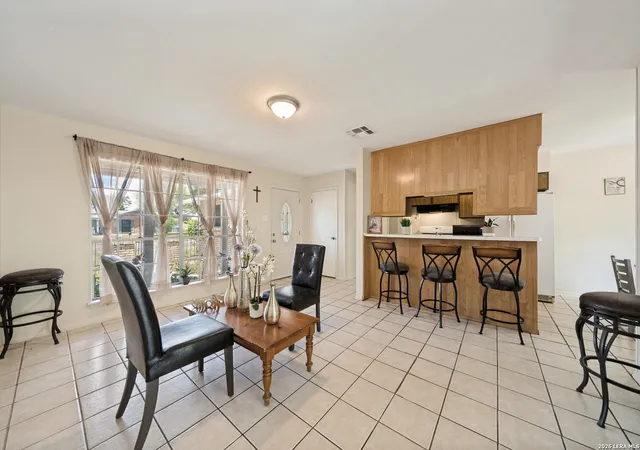 Photo 4 of Single family home for sale at 4414 Jamestown Dr, San Antonio, TX 78220 | MLS# 2008114 | Listing updated on 2026-08-23