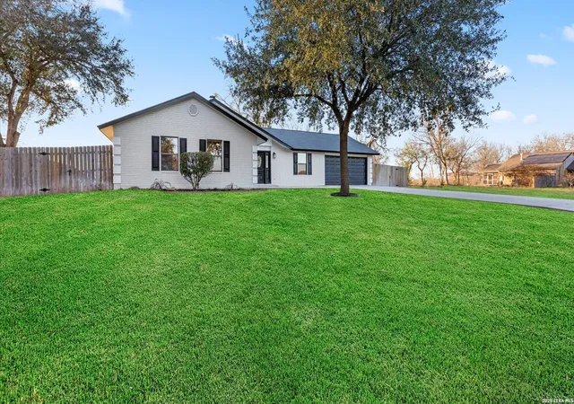 2nd image of 300 Ridge Crest Dr, Seguin, TX 78155 | MLS# 2008147