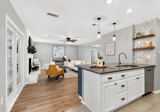 Photo 2 of Single family home for sale at 200 Sterling Browning Rd, Hollywood Park, TX 78232 | MLS# 2008160 | Listing updated on 2026-10-20