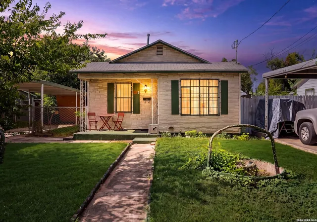 Photo 1 of Single family home for sale at 3330 W Laurel St, San Antonio, TX 78228 | MLS# 2008166 | Listing updated on 2026-09-17
