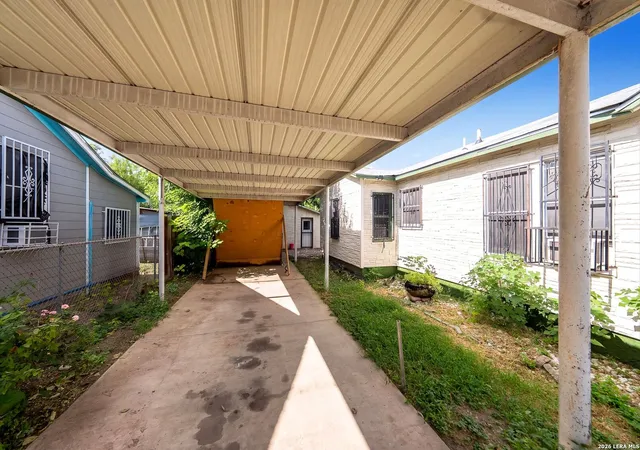 Photo 4 of Single family home for sale at 3330 W Laurel St, San Antonio, TX 78228 | MLS# 2008166 | Listing updated on 2026-09-17