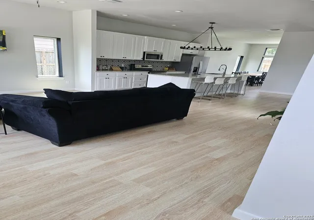 Photo 3 of Single family home for sale at 1963 Green Hill Dr, Canyon Lake, TX 78133 | MLS# 2008171 | Listing updated on 2026-09-19