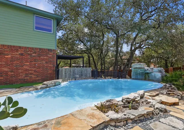 Photo 3 of Sale Pending at 8422 Oak Cross, San Antonio, TX 78251 | MLS# 2008210 | Listing updated on 2026-09-08