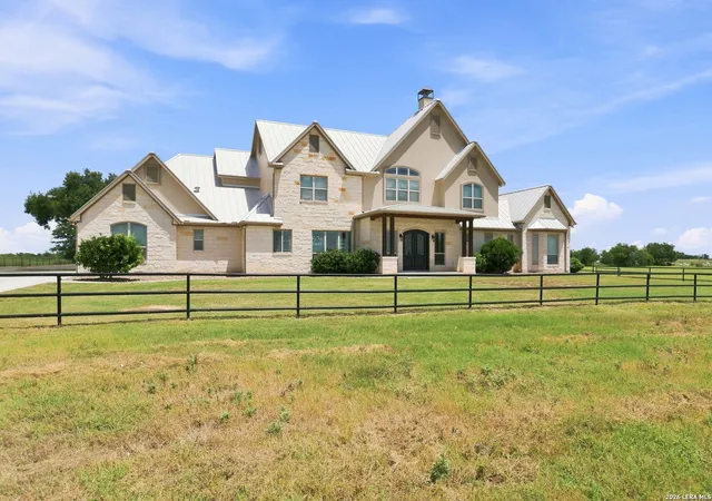 Photo 3 of Sale Pending at 1384 County Rd 532, Hondo, TX 78861 | MLS# 2008240 | Listing updated on 2026-08-28