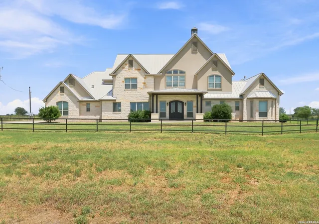 Photo 3 of Sale Pending at 1384 County Rd 532, Hondo, TX 78861 | MLS# 2008240 | Listing updated on 2026-08-28