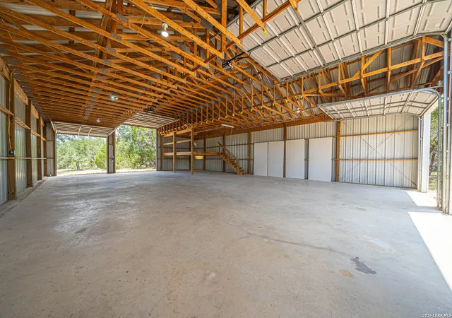 3rd image of 1270 Heritage Hl, Canyon Lake, TX 78133 | MLS# 2008280