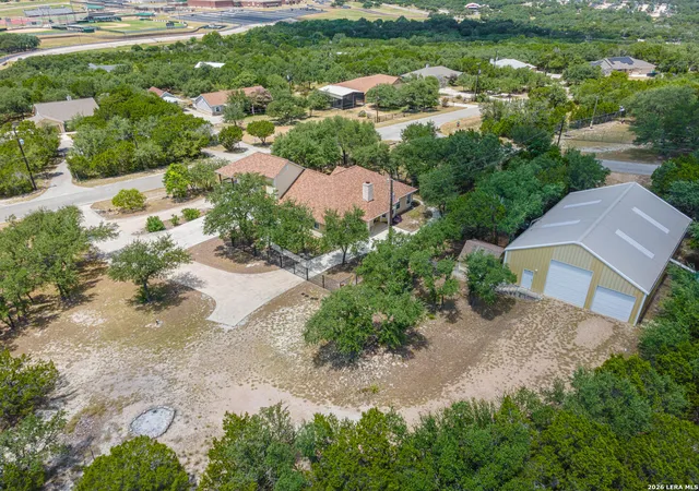 2nd image of 1046 Ewing Ct, Canyon Lake, TX 78133 | MLS# 2008281