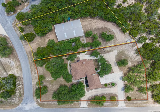 3rd image of 1046 Ewing Ct, Canyon Lake, TX 78133 | MLS# 2008281