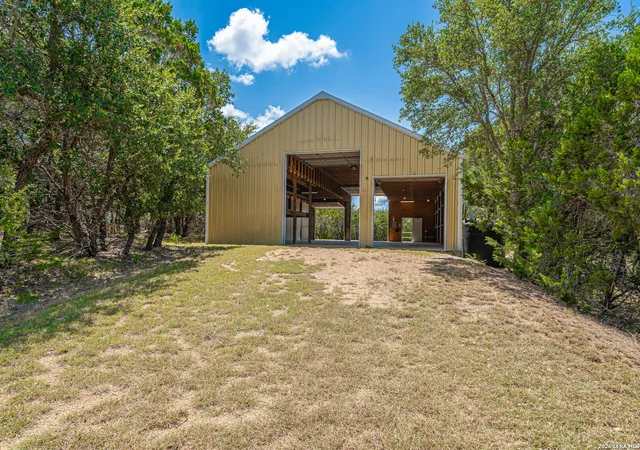 5th image of 1046 Ewing Ct, Canyon Lake, TX 78133 | MLS# 2008281