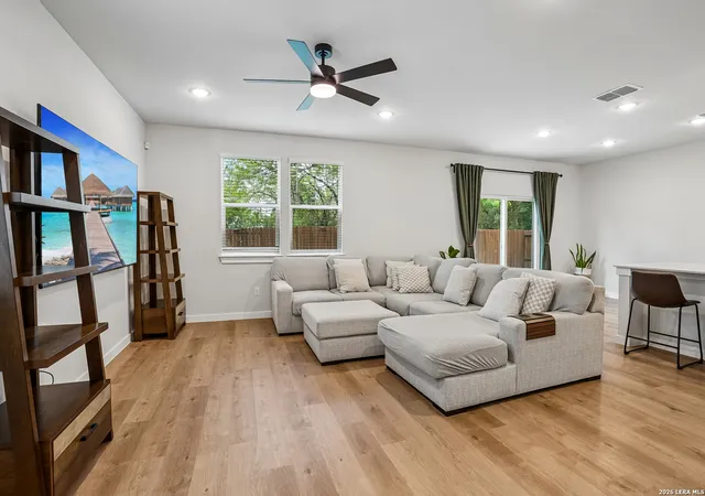 2nd image of 5935 W Hausman #UNIT 59, San Antonio, TX 78249 | MLS# 2008286