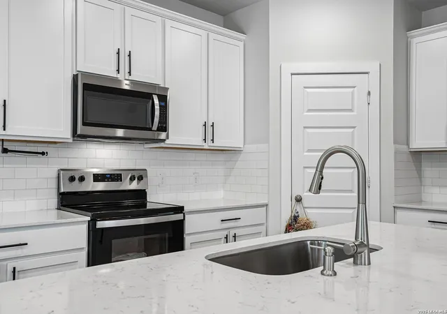4th image of 5935 W Hausman #UNIT 59, San Antonio, TX 78249 | MLS# 2008286