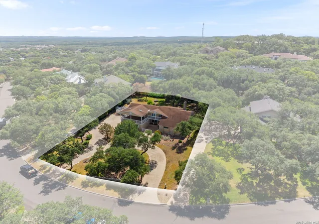 Photo 3 of Sale Pending at 29406 No Le Hace Dr, Fair Oaks Ranch, TX 78015 | MLS# 2008288 | Listing updated on 2026-09-09