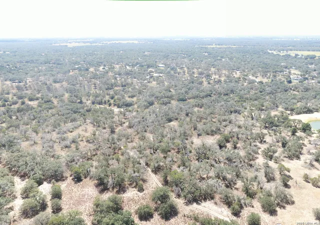 35th image of 2404 County Road 320, Floresville, TX 78114 | MLS# 2008298