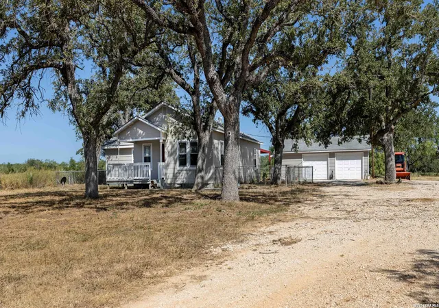 Photo 3 of Single family home for sale at 2974 Fm 467, Seguin, TX 78155 | MLS# 2008300 | Listing updated on 2026-08-24