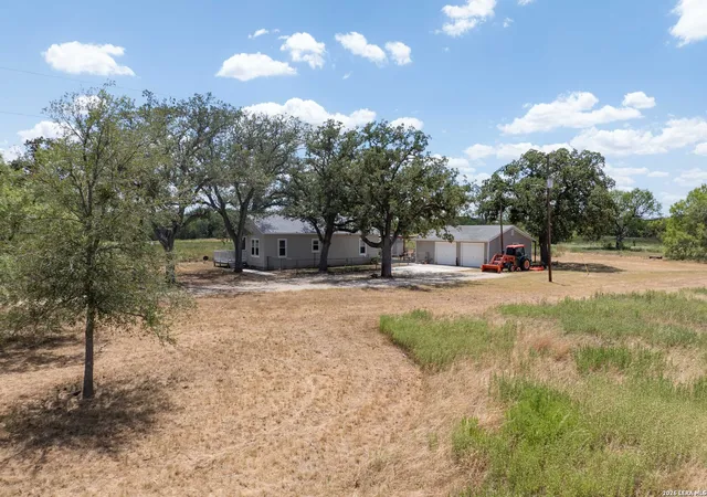 Photo 4 of Single family home for sale at 2974 Fm 467, Seguin, TX 78155 | MLS# 2008300 | Listing updated on 2026-08-24