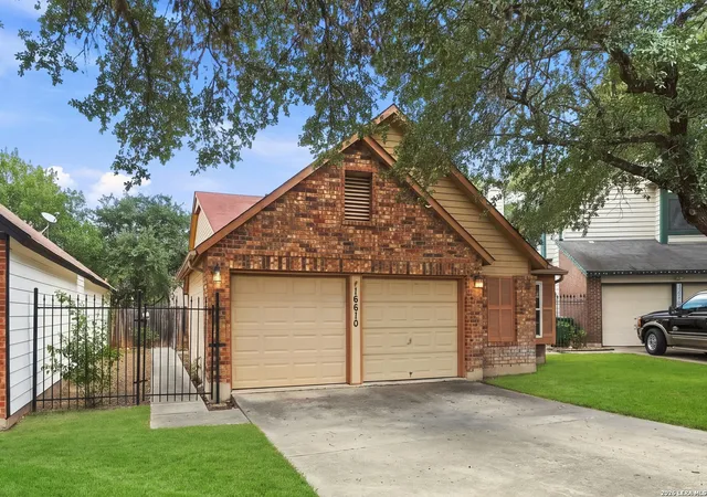Photo 3 of Single family home for sale at 16610 Fallen Tree Dr, San Antonio, TX 78247 | MLS# 2008315 | Listing updated on 2026-09-11