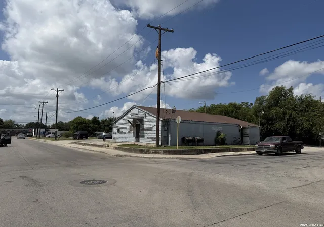 Photo 4 of Single family home for sale at 303 Bellinger, San Antonio, TX 78220 | MLS# 2008318 | Listing updated on 2026-09-07