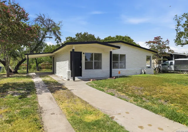 Photo 2 of Single family home for sale at 123 Chadwick Dr, San Antonio, TX 78227 | MLS# 2008334 | Listing updated on 2026-09-09