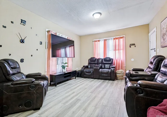 Photo 3 of Single family home for sale at 522 E Whittier St, San Antonio, TX 78210 | MLS# 2008336 | Listing updated on 2026-09-19